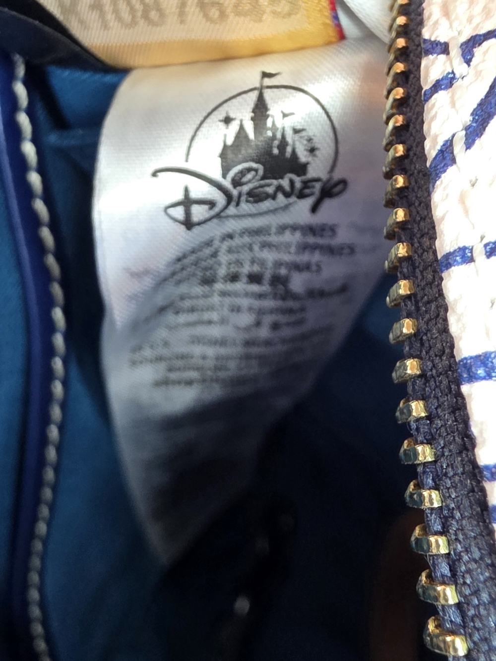 Dooney & Bourke Disney Donald Duck Crossbody Camera Bag - Picture 9 of 12